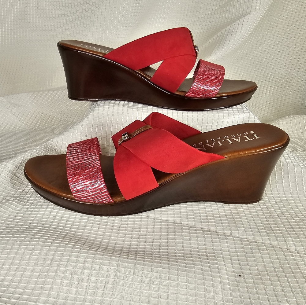 *NWOB* Italian Shoemakers Red Wedge Sandals